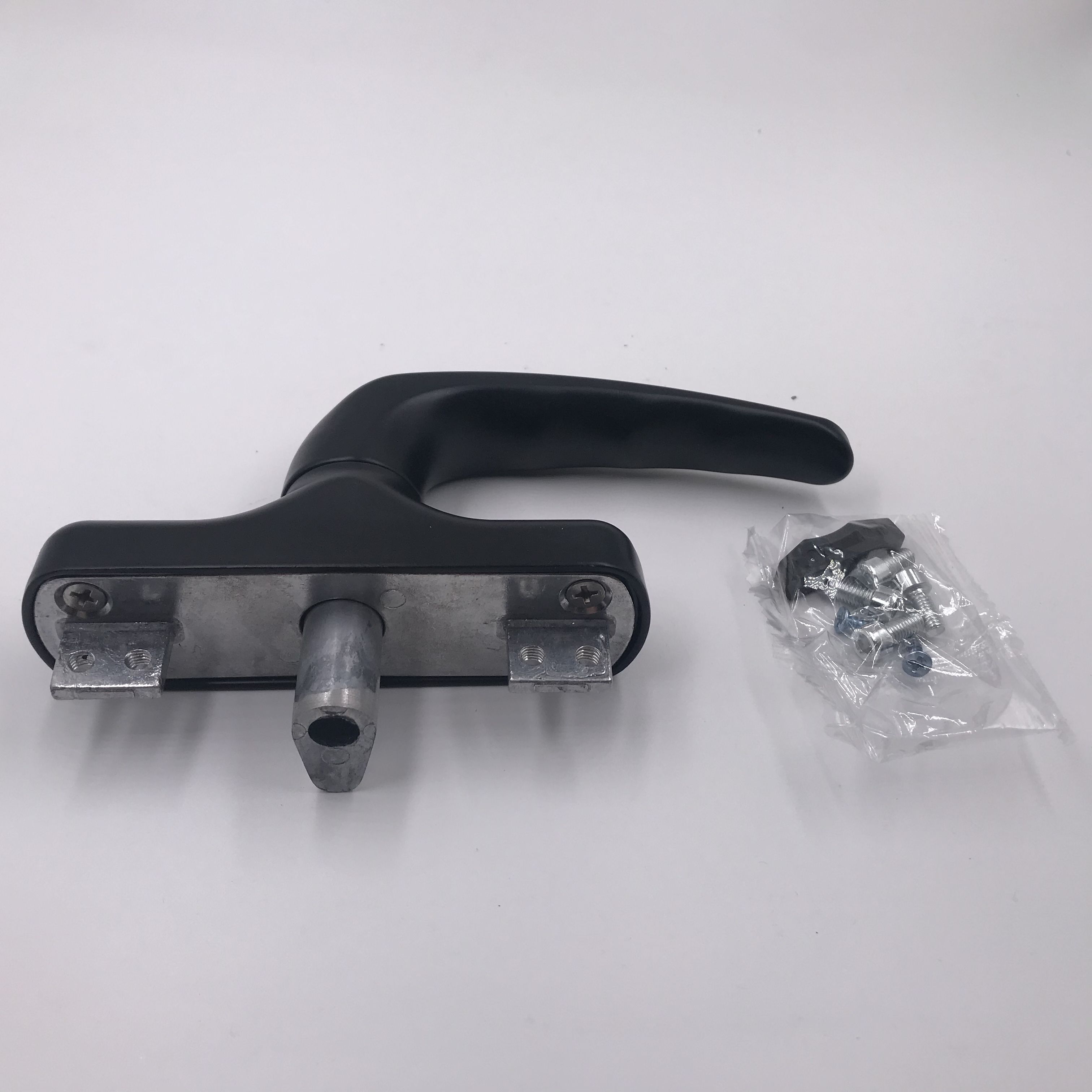Высококачественная алюминиевая оконная ручка Camlock Cremone в Йемен